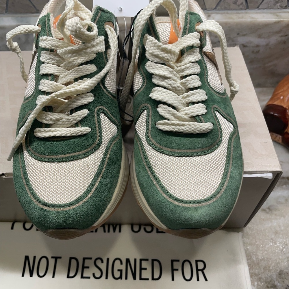 Golden Goose Runners Sz 36 NWT - Picture 4 of 6